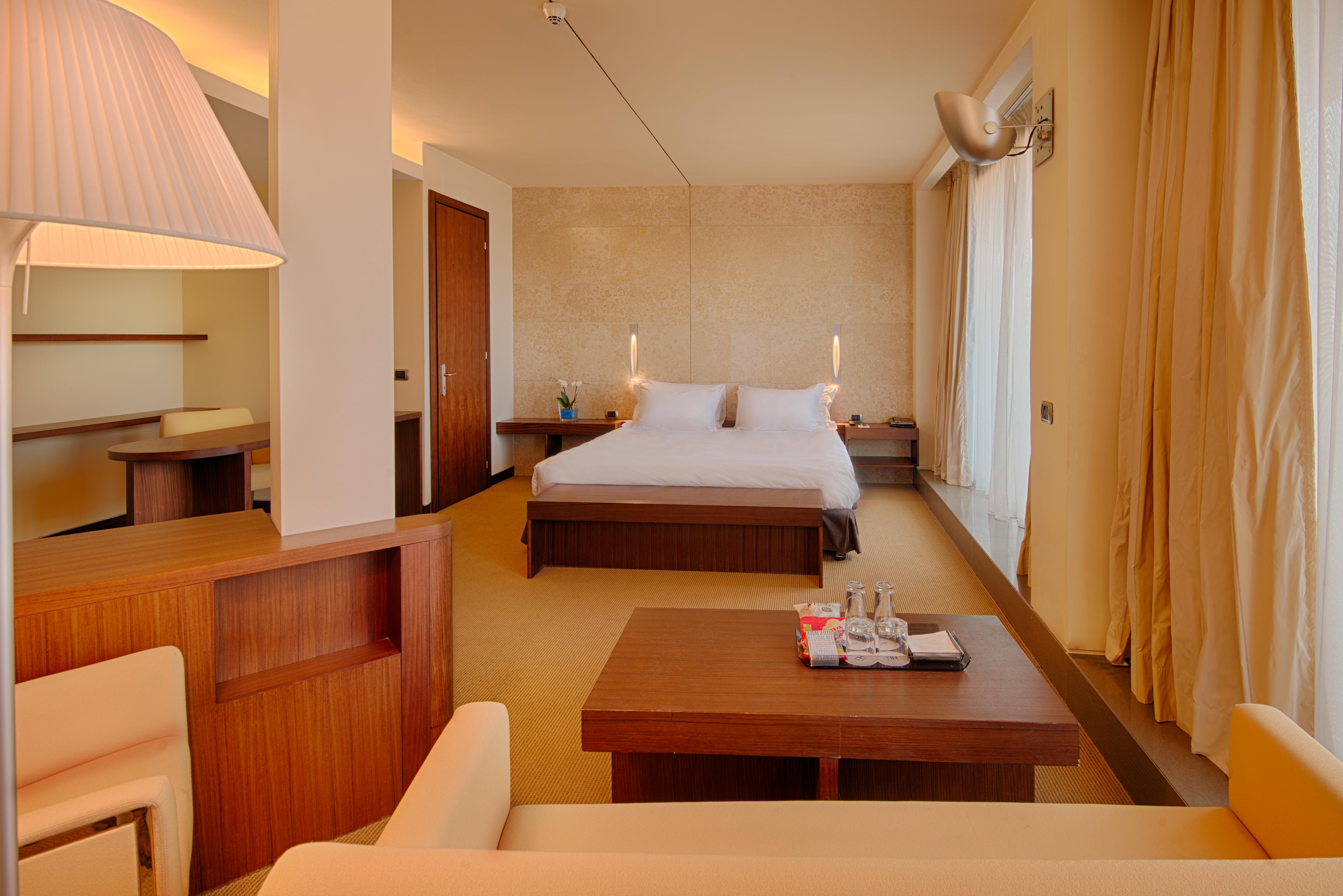 Nh Bologna De La Gare Hotel Interior photo